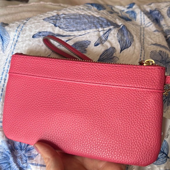 NANETTE LEPORE WRISTLET IN VIVID PINK NWT - Picture 3 of 9